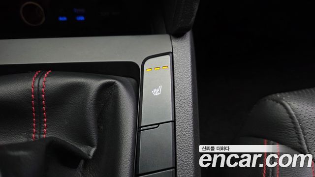 Hyundai AVANTE 2017 — photo 19