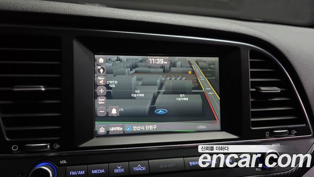 Hyundai AVANTE 2017 — photo 21