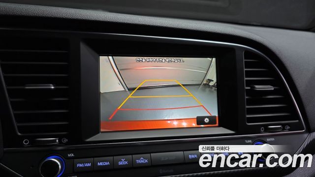 Hyundai AVANTE 2017 — photo 23