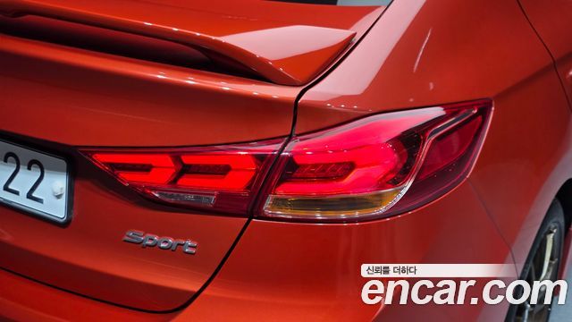 Hyundai AVANTE 2017 — photo 9