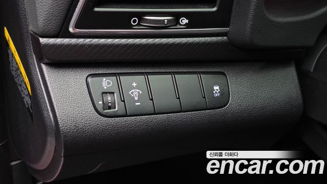 Hyundai AVANTE 2017 — photo 29