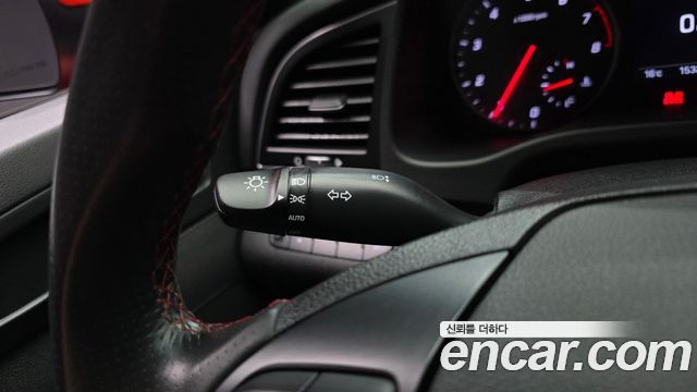 Hyundai AVANTE 2017 — photo 30