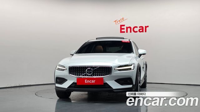 Volvo V60 2022 — photo 3