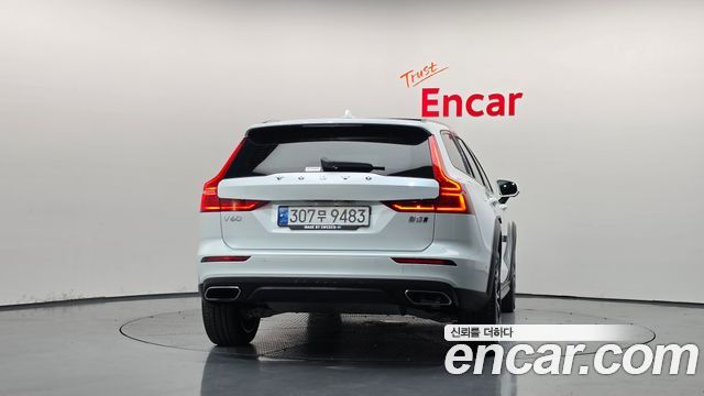 Volvo V60 2022 — photo 4