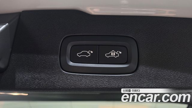 Volvo V60 2022 — photo 24