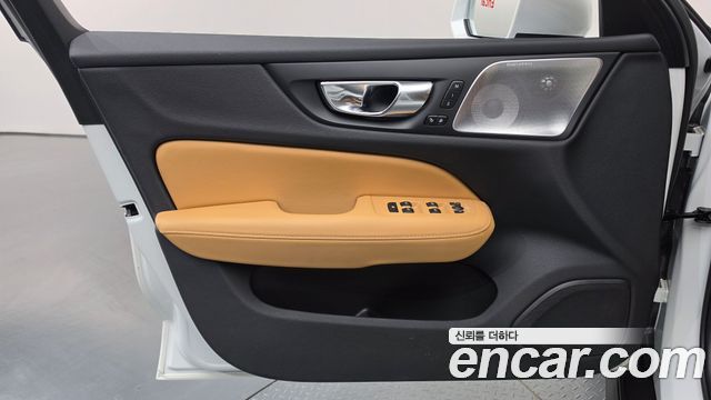 Volvo V60 2022 — photo 14