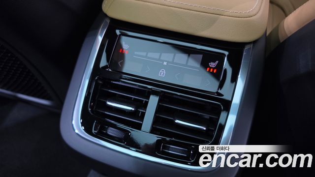 Volvo V60 2022 — photo 36