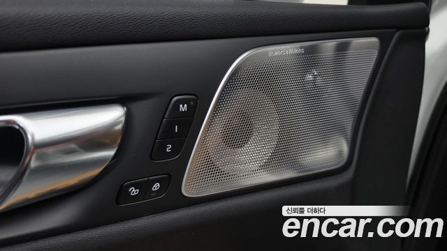 Volvo V60 2022 — photo 37