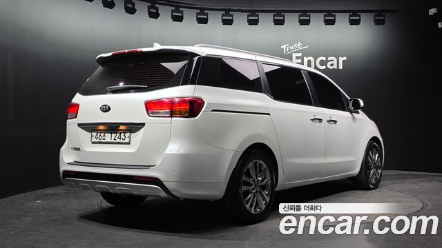 Kia Canival 2015 — photo 2