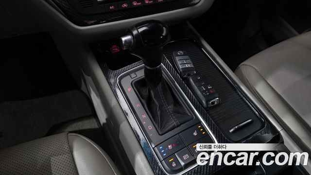 Kia Canival 2015 — photo 9