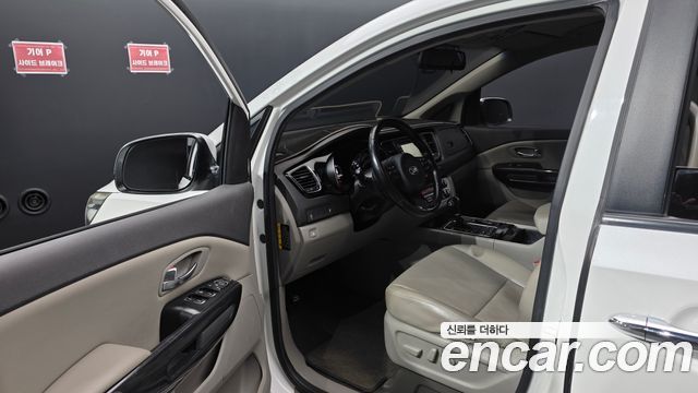 Kia Canival 2015 — photo 10