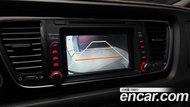Kia Canival 2015 — photo 15