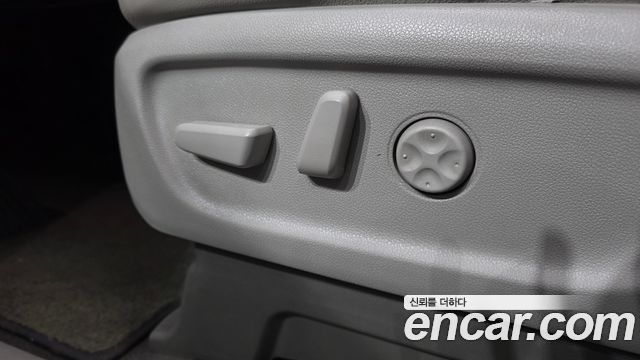 Kia Canival 2015 — photo 17