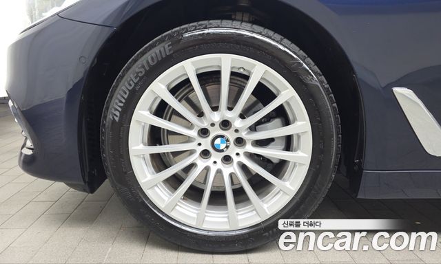 BMW 5-Series 2020 — photo 5