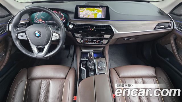 BMW 5-Series 2020 — photo 10