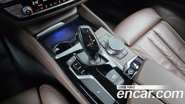 BMW 5-Series 2020 — photo 12