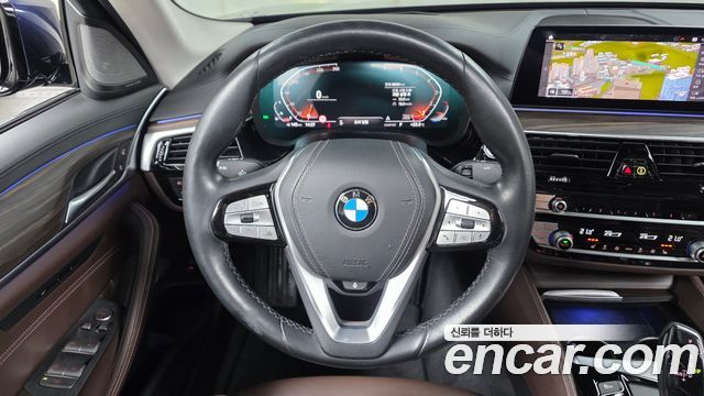 BMW 5-Series 2020 — photo 20