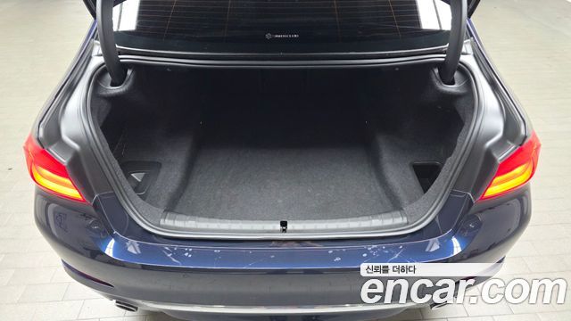 BMW 5-Series 2020 — photo 24