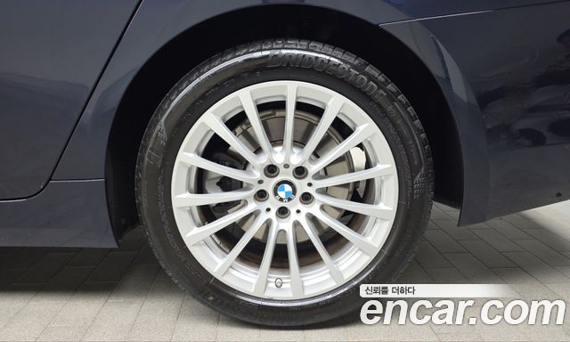 BMW 5-Series 2020 — photo 7