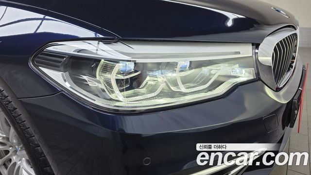 BMW 5-Series 2020 — photo 8