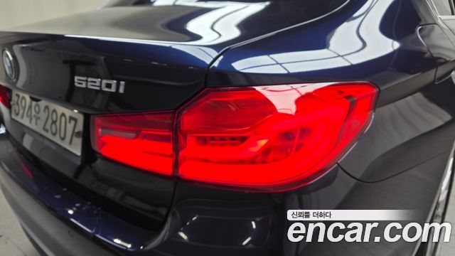 BMW 5-Series 2020 — photo 9