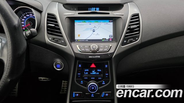 Hyundai AVANTE 2014 — photo 19