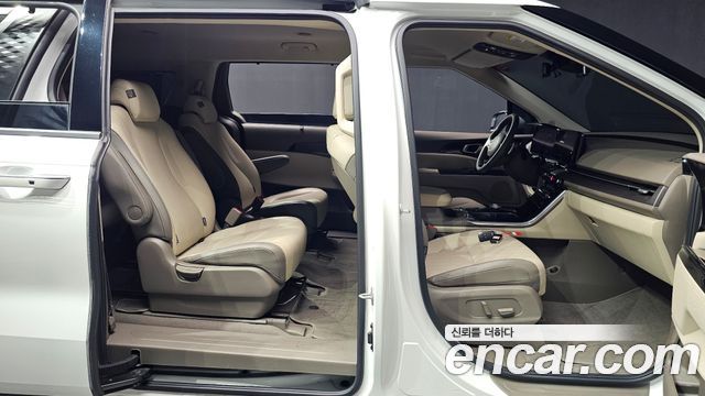 Kia Canival 2023 — photo 18