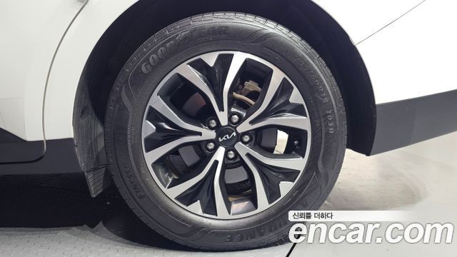 Kia Canival 2023 — photo 7