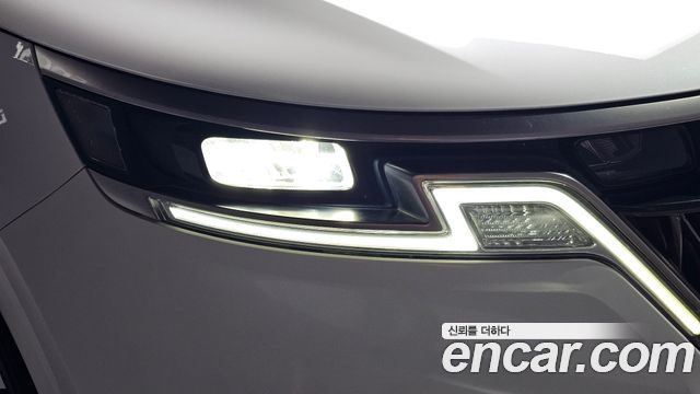 Kia Canival 2023 — photo 8