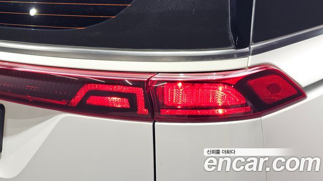 Kia Canival 2023 — photo 9