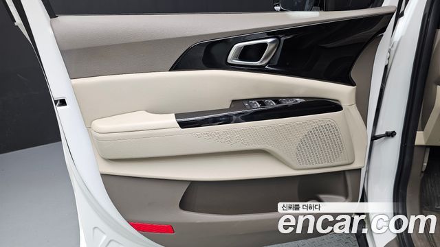 Kia Canival 2023 — photo 14