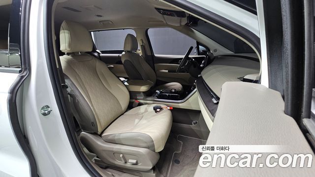 Kia Canival 2023 — photo 16