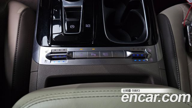 Kia Canival 2023 — photo 30
