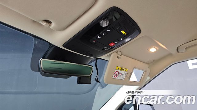 Kia Canival 2023 — photo 31