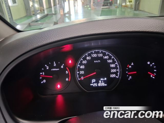Hyundai Starex 2017 — photo 10