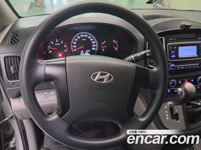 Hyundai Starex 2017 — photo 12