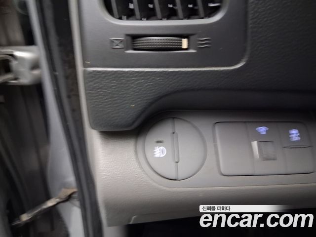 Hyundai Starex 2017 — photo 18