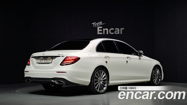 Mercedes-Benz E-Class 2017 — photo 2