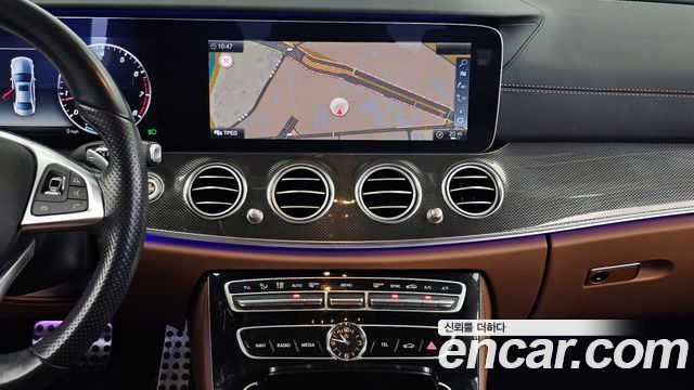 Mercedes-Benz E-Class 2017 — photo 14