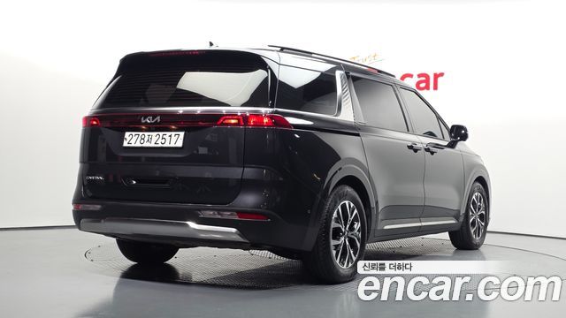 Kia Canival 2023 — photo 2