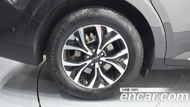 Kia Canival 2023 — photo 5