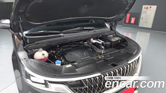 Kia Canival 2023 — photo 6