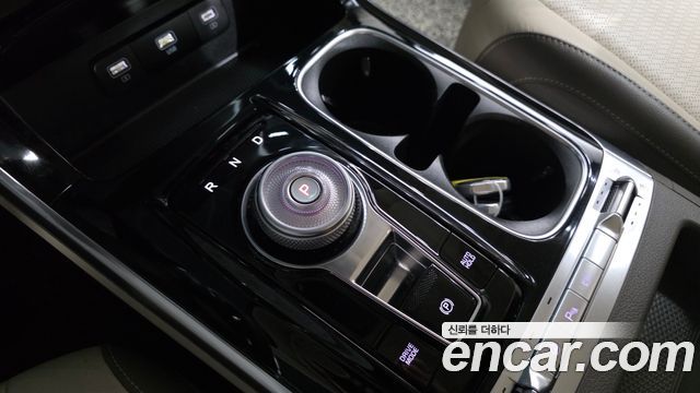 Kia Canival 2023 — photo 12