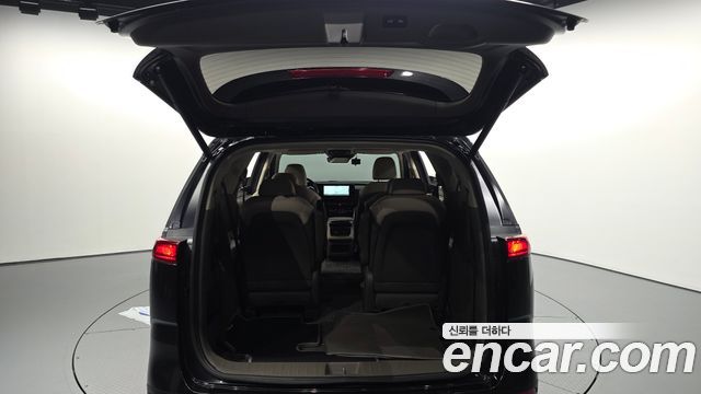 Kia Canival 2023 — photo 26