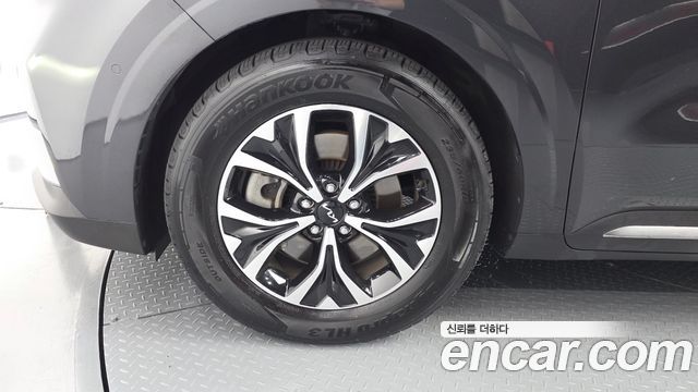 Kia Canival 2023 — photo 7