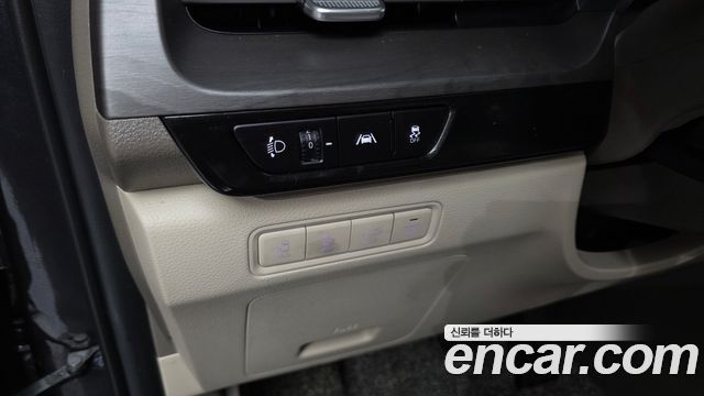 Kia Canival 2023 — photo 28