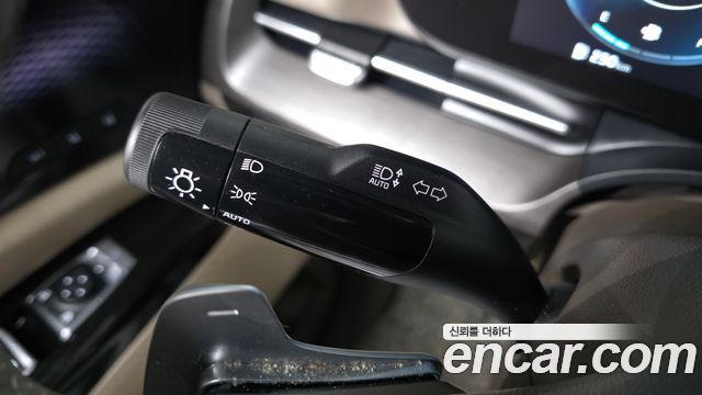Kia Canival 2023 — photo 30