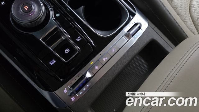 Kia Canival 2023 — photo 31