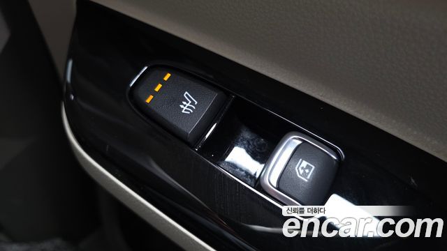 Kia Canival 2023 — photo 32
