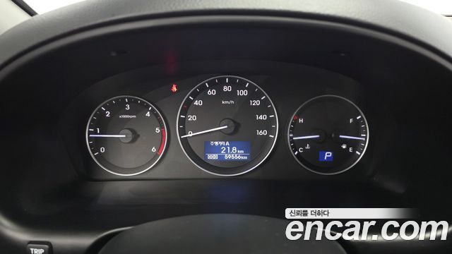 Hyundai Starex 2018 — photo 11